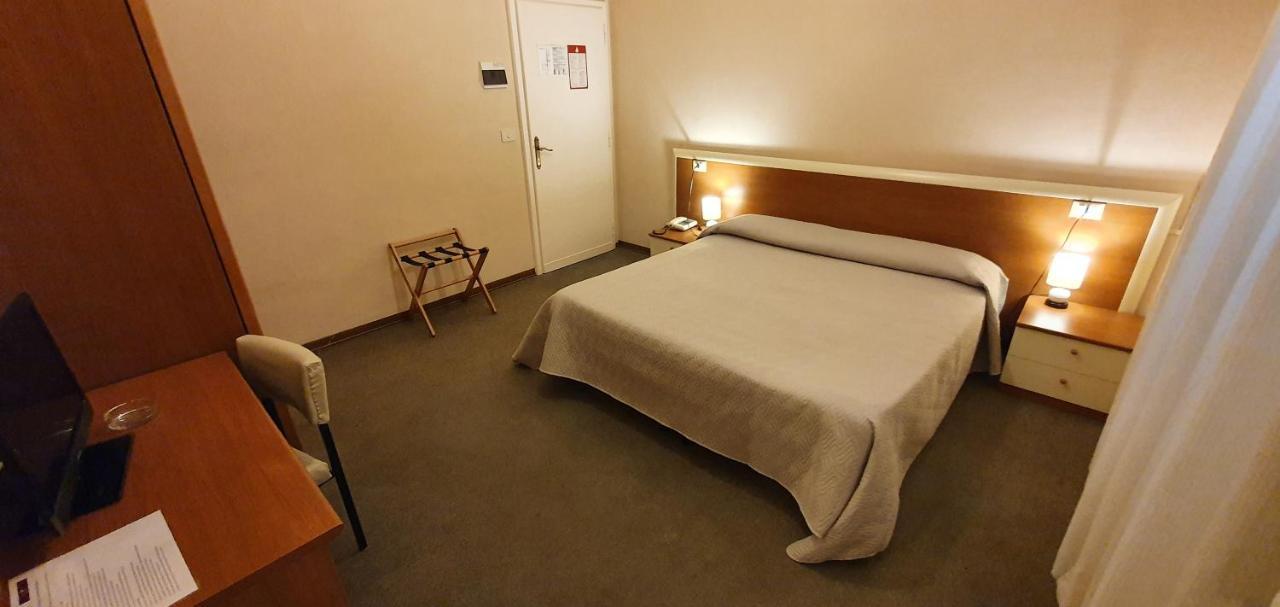 Hotel Giovanna Монтекатини Терме Екстериор снимка