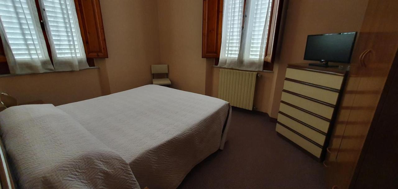 Hotel Giovanna Монтекатини Терме Екстериор снимка