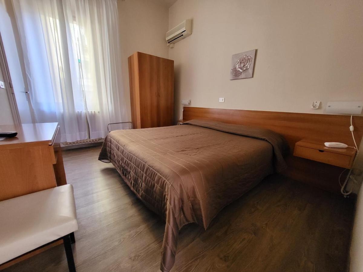 Hotel Giovanna Монтекатини Терме Екстериор снимка