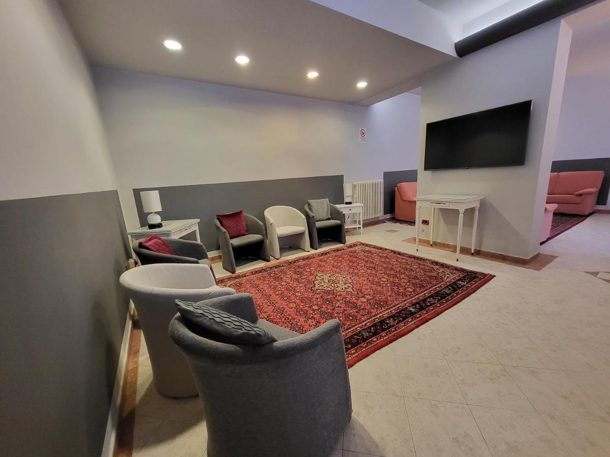 Hotel Giovanna Монтекатини Терме Екстериор снимка