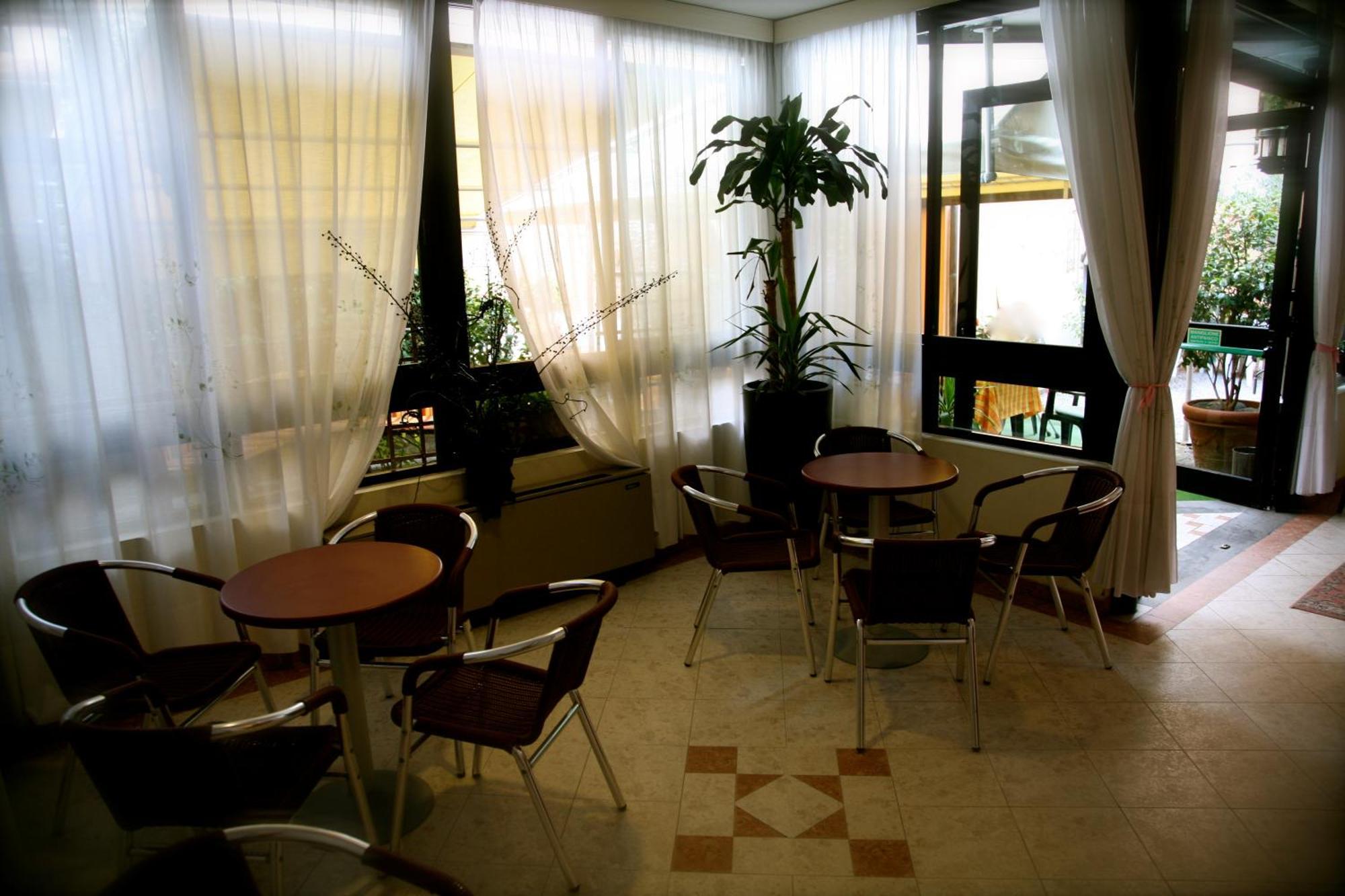 Hotel Giovanna Монтекатини Терме Екстериор снимка