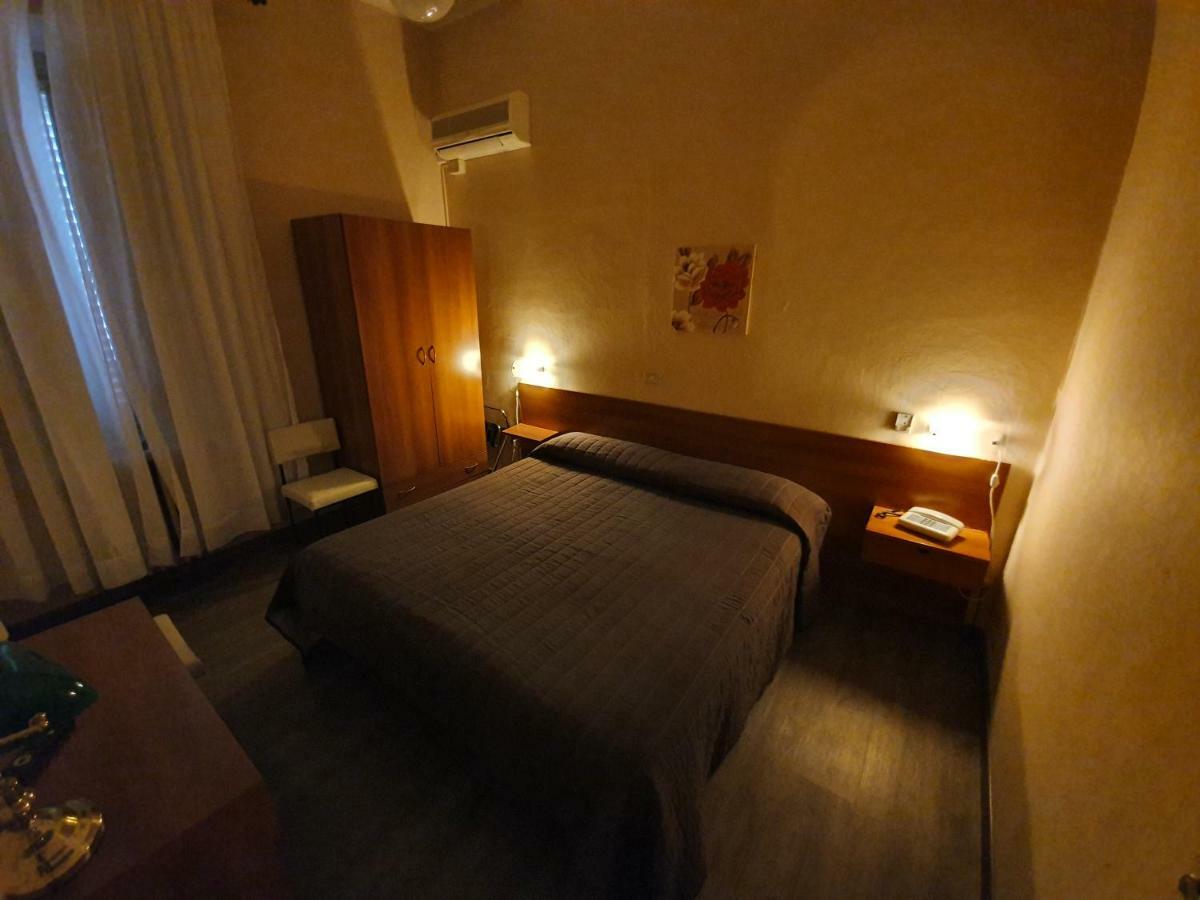 Hotel Giovanna Монтекатини Терме Екстериор снимка