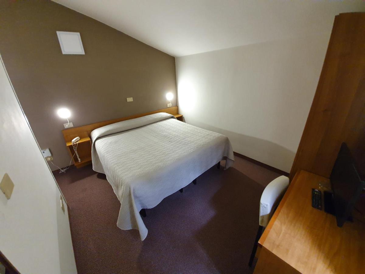 Hotel Giovanna Монтекатини Терме Екстериор снимка