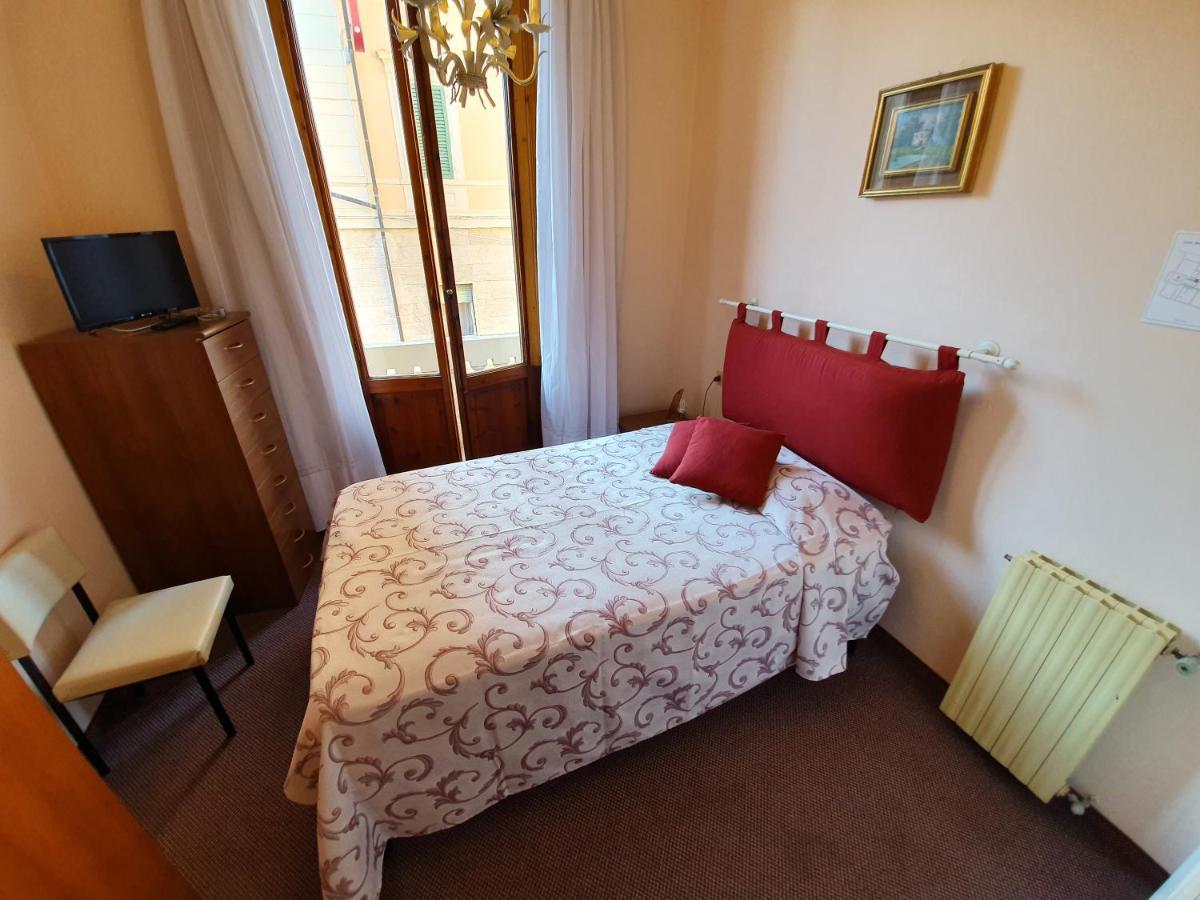 Hotel Giovanna Монтекатини Терме Екстериор снимка