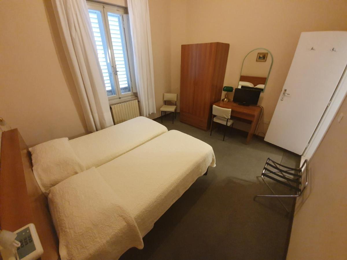 Hotel Giovanna Монтекатини Терме Екстериор снимка